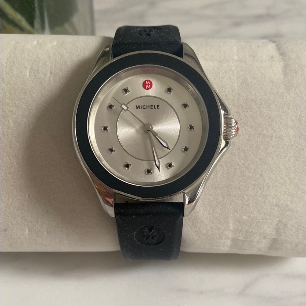 Michele Silver and Black with Modern Design